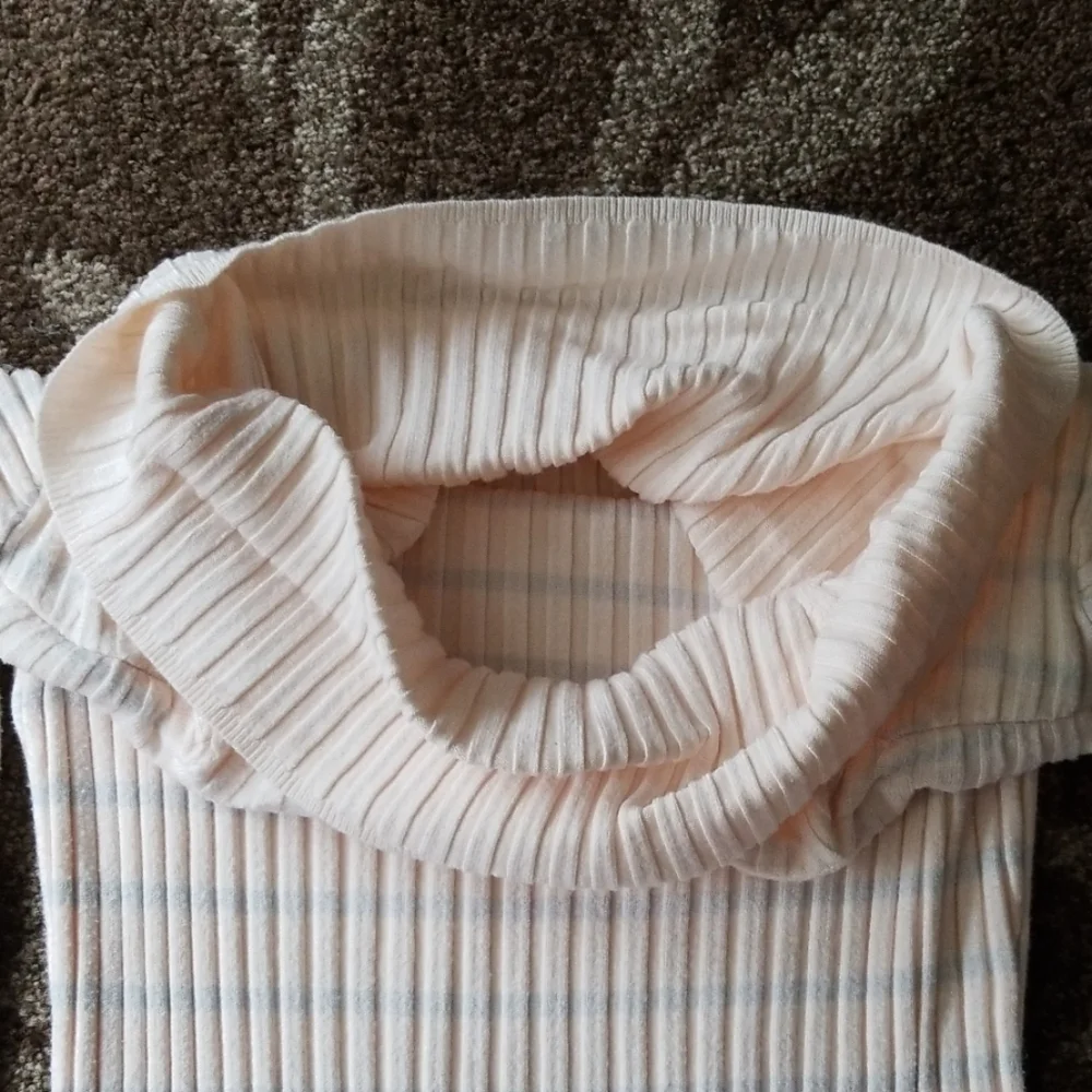 Sweater - Picture 4 of 6